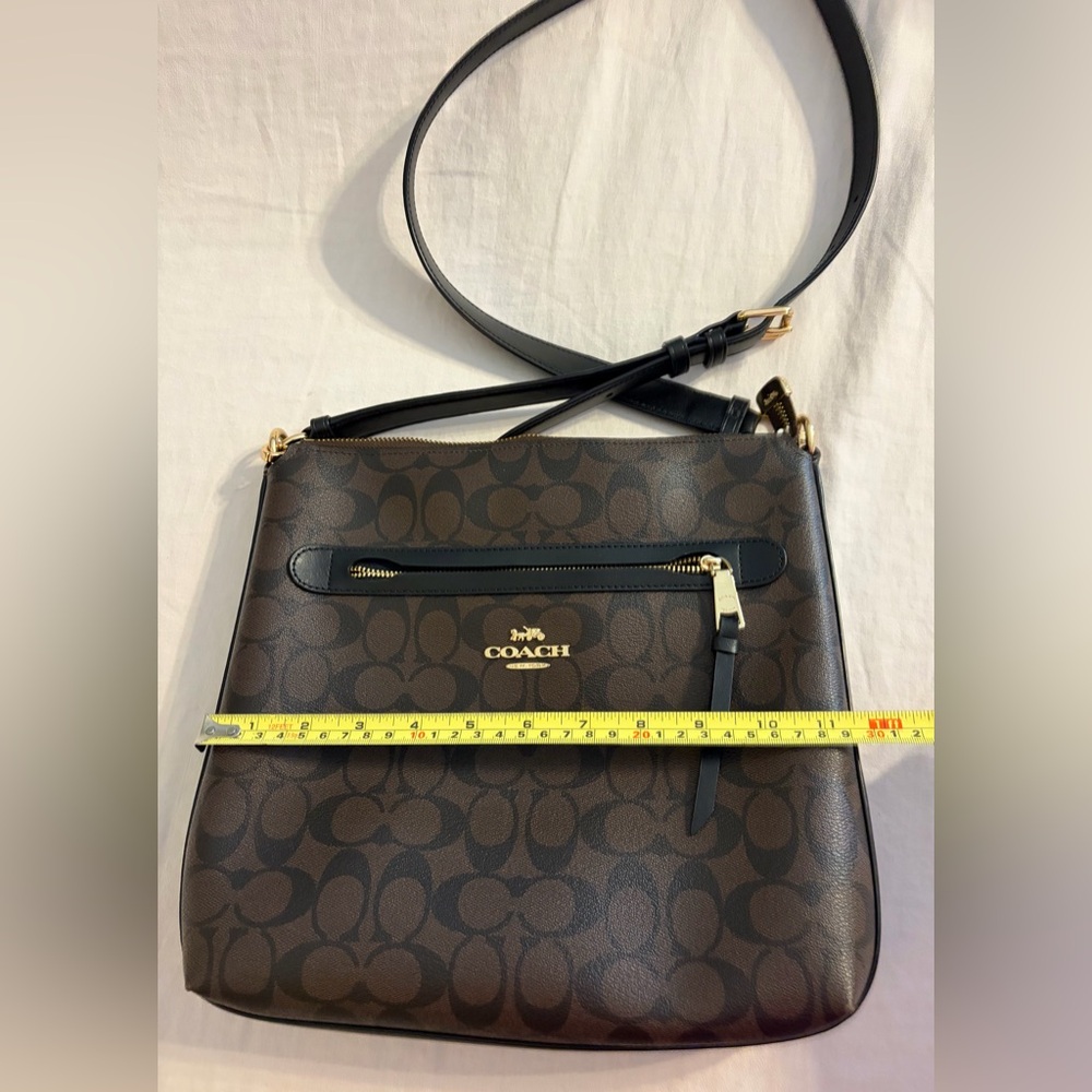 Coach Classic Signature “C” Brown and Black Purse🤎🖤 - Picture 9 of 12